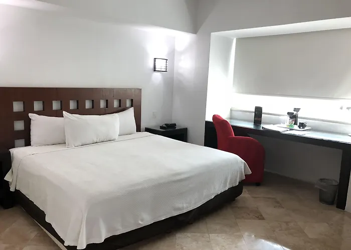 We Aeropuerto Hotel 4*