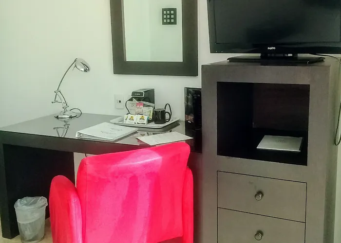 We Aeropuerto Hotel
