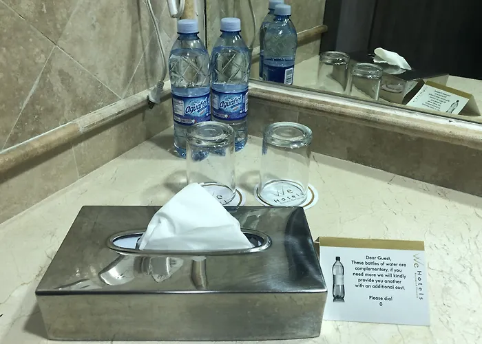 Hotel We Aeropuerto 4*