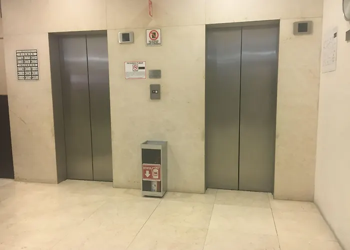 We Aeropuerto Hotel