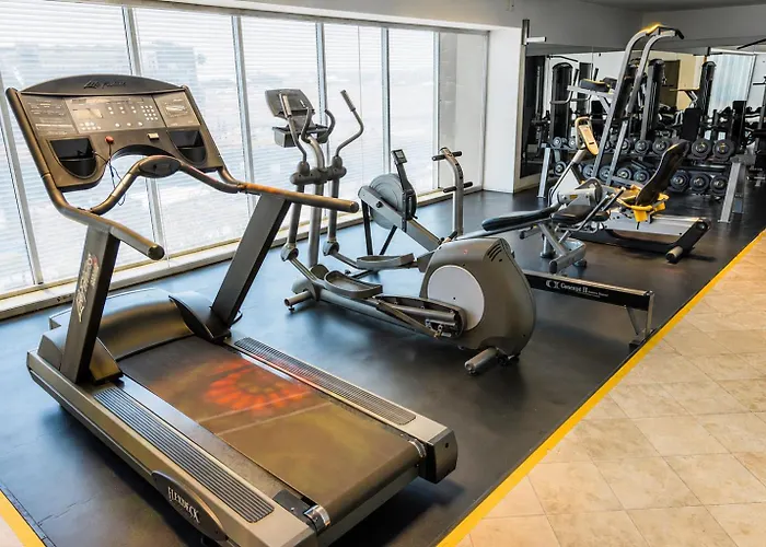Hotel We Aeropuerto 4*