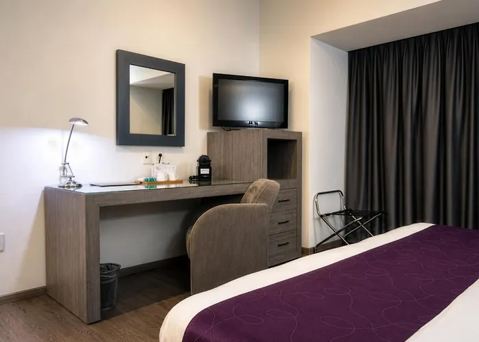 Hotel We Aeropuerto Mexico City