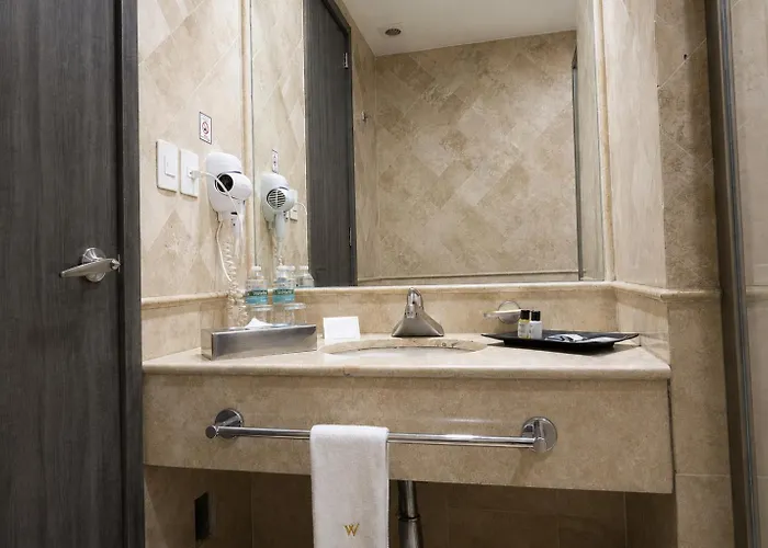 Hotel We Aeropuerto 4*