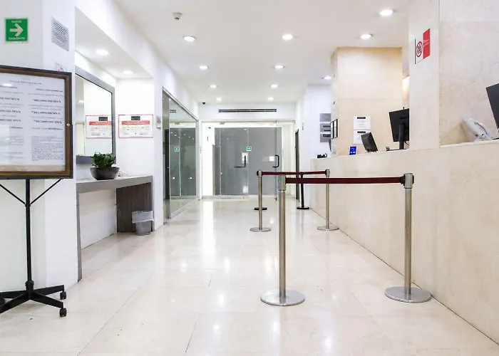 Hotel We Aeropuerto 4*